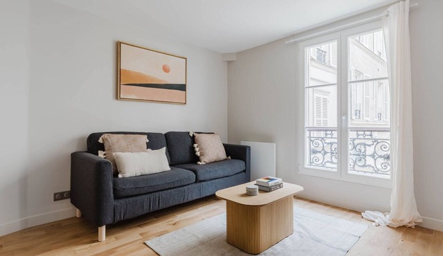 Blueground | Invalides, elev, near embassies