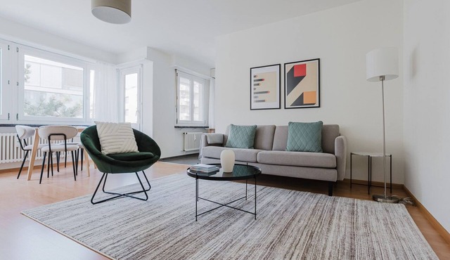 Blueground | Iselin, balcony, elev, nr market