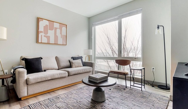 Blueground | Jamaica Plain, AC, gym, nr pond