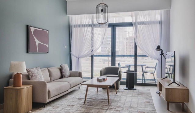 Blueground | JLT, pool, nr Dubai Marina