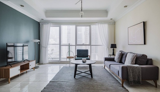 Blueground | JLT, pool, nr Dubai Marina