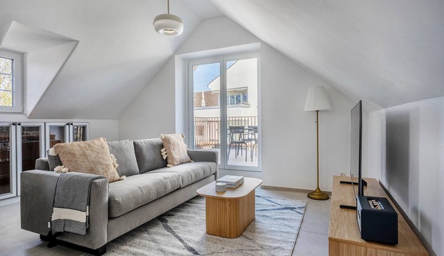 Blueground | Küsnacht, private w/d, nr shops