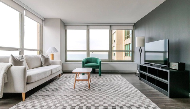 Blueground | Lake View East, rooftop, nr Lake Shore