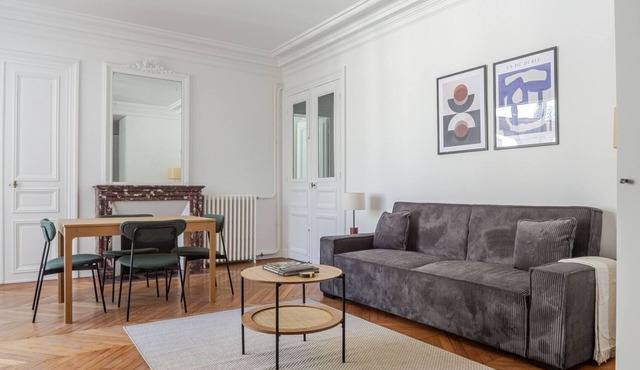 Blueground | Le Marais, elev & w/d, nr Pompidou