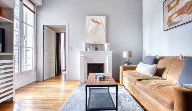 Blueground | Marais, nr Bastille & St Paul