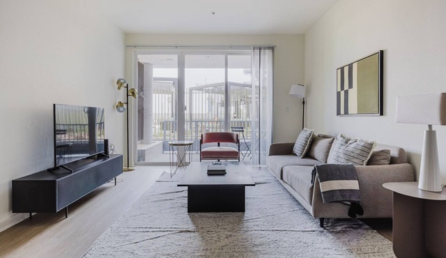 Blueground | Marina Del Rey, pool & EV, nr beach