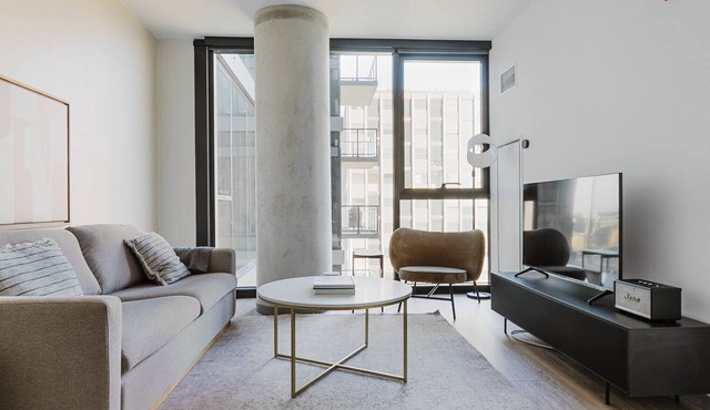 Blueground | Medical District 1bd apartment