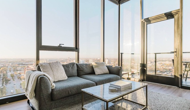 Blueground | Medical District 3bd apartment