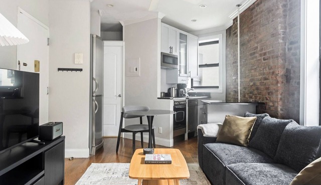 Blueground | Nolita, private entrance, nr Bowery