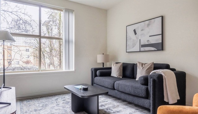 Blueground | Northwest Bellevue, fitness center, nr Bellevue Park