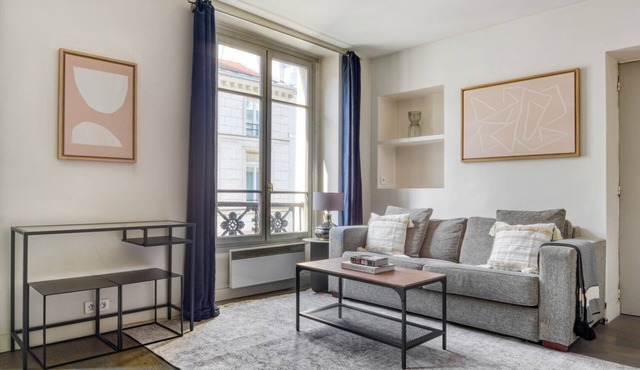 Blueground | Odéon, furnished, nr St Michel