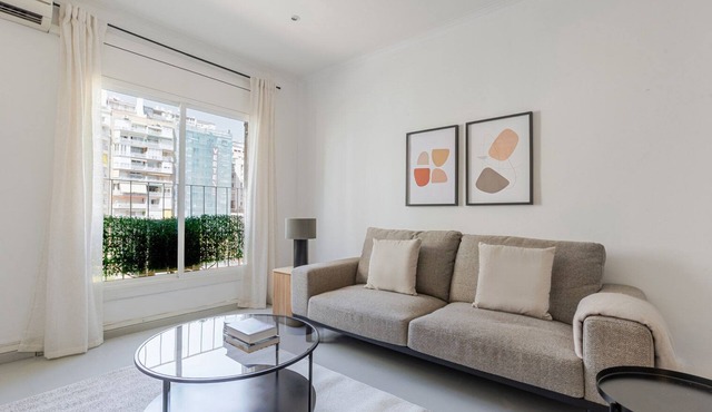 Blueground | Pedralbes, AC & w/d, nr Camp Nou