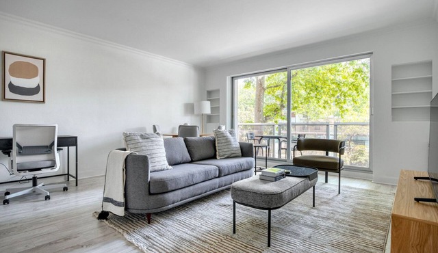 Blueground | Pereire, balcony, nr restaurants