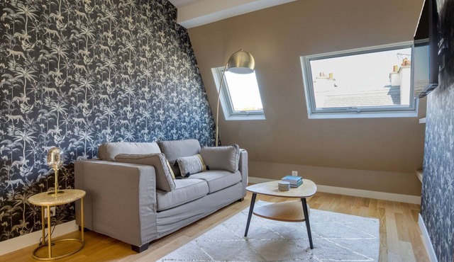 Blueground | Porte Dauphine, fully equipped