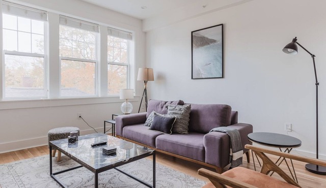 Blueground | Porter Square 1bd apartment