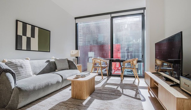 Blueground | River North, balcony & pool, nr Pier