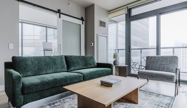 Blueground | River North, pool & gym, nr Mile