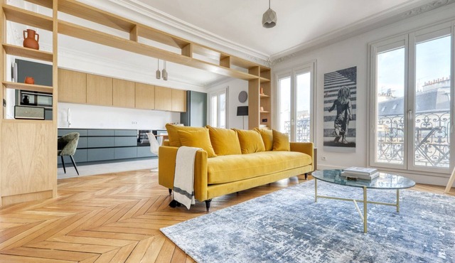 Blueground | Rochechouart, furnished, balcony