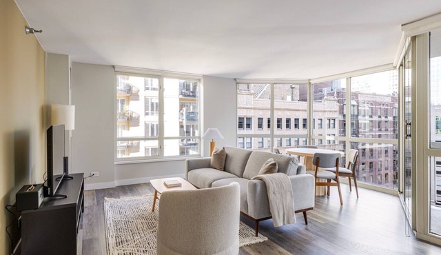 Blueground | Rush & Division, rooftop, nr Lake Shore Park