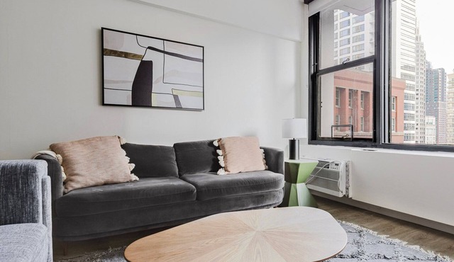 Blueground | Rush & Division, view, nr Millennium Park