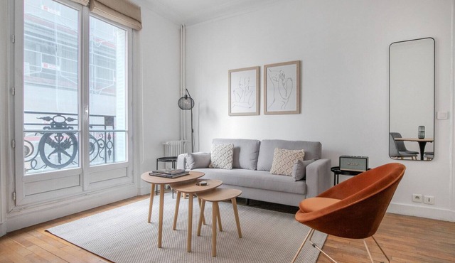 Blueground | Saint-Ambroise - République, nr food