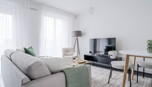 Blueground | Seefeld, elev, balcony, 3 min to lake