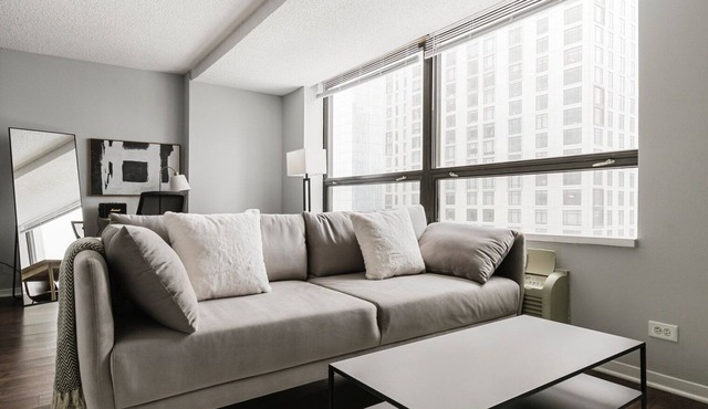 Blueground | Streeterville, pool & gym, nr pier