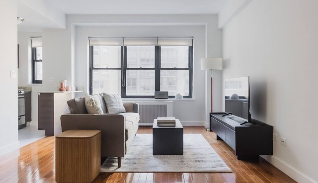 Blueground | Sutton Place 1bd apartment