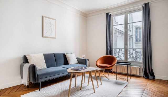 Blueground | Ternes, nr restaurants & attractions