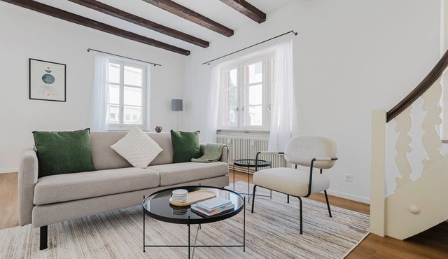 Blueground | Vorstädte, w/d, furniture & decor