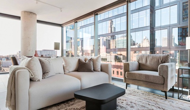 Blueground | West Loop, pool, nr Grant Park