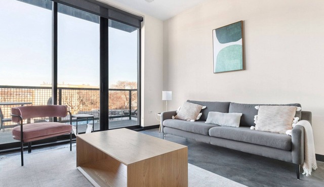 Blueground | Wicker Park, rooftop, nr Humboldt Park