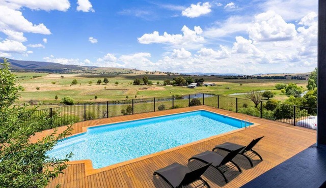 Bluegum Delatite - Sleeps 10 - Merrijig - Tennis - Pool -