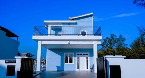 BLUEHOUSE Port Dickson The Waves Beach Villa