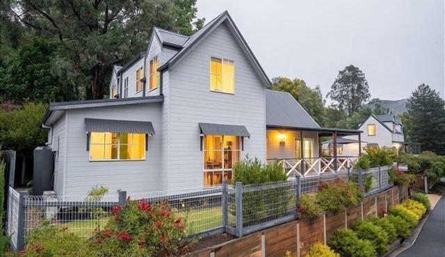 BlueMill Lodge - The Perfect Place for Couples or Families!