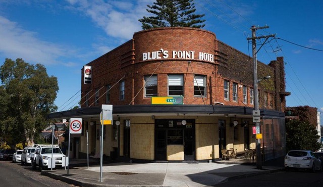 Blues Point Hotel