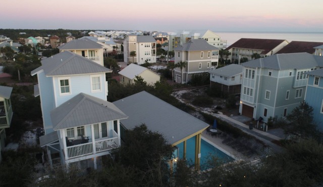 "BLUES TRAVELER" - Steps to the Beach Access *4 Beach Cruisers*