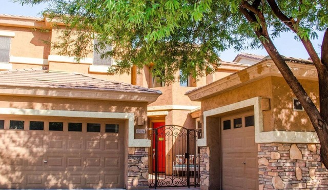 BlueSkySurprise-Large Family home with pool in Surprise