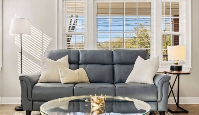 Bluestone Cottage- 2 miles to Downtown Greenville