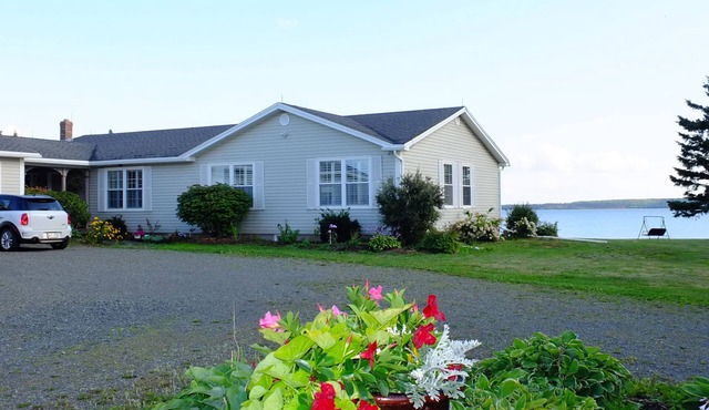 BLUEWATERS RETREAT VACATION HOME