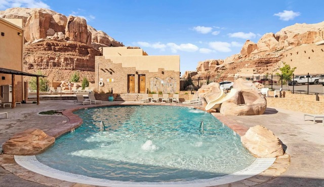 Bluff Dwellings Resort