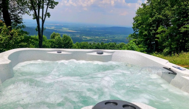 Bluff side retreat: luxe tent with spa tub & breathtaking views near Savage Gulf
