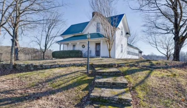 Bluff Springs Farmhouse