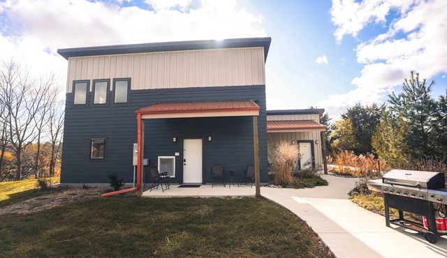 Bluffside Gardens Maple Series 8B - Pet Friendly