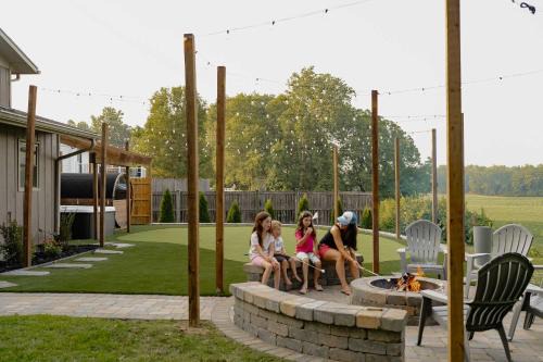 Bluffview on the River with a hot tub sauna pool table and more