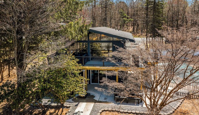 BLVCK Cabin 4 w/In ground Pool , Hot Tub & Firepit