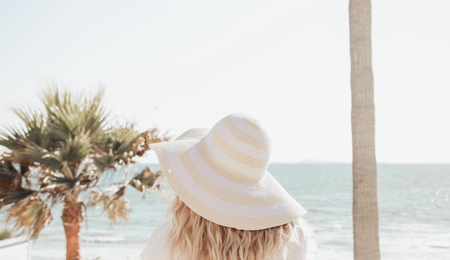 Blvd Sunset. a spot to relax