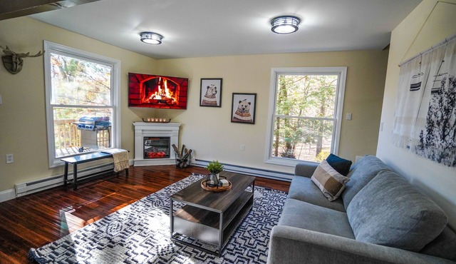 BLVE Cabin w/Hot Tub,Sauna,Cold Plunge,Game Room Near Bushkill Falls & Shawnee