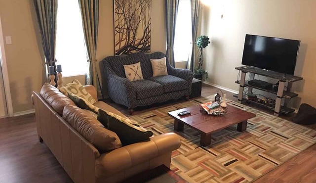 BMT @ Modern farmhouse, near Seaworld Lackland