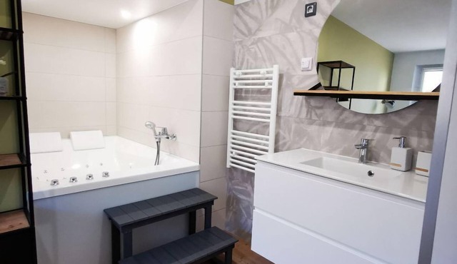 BnB Epernay Jacuzzi Terrasse 86 Ultimate Comfort and Relaxation in Epernay